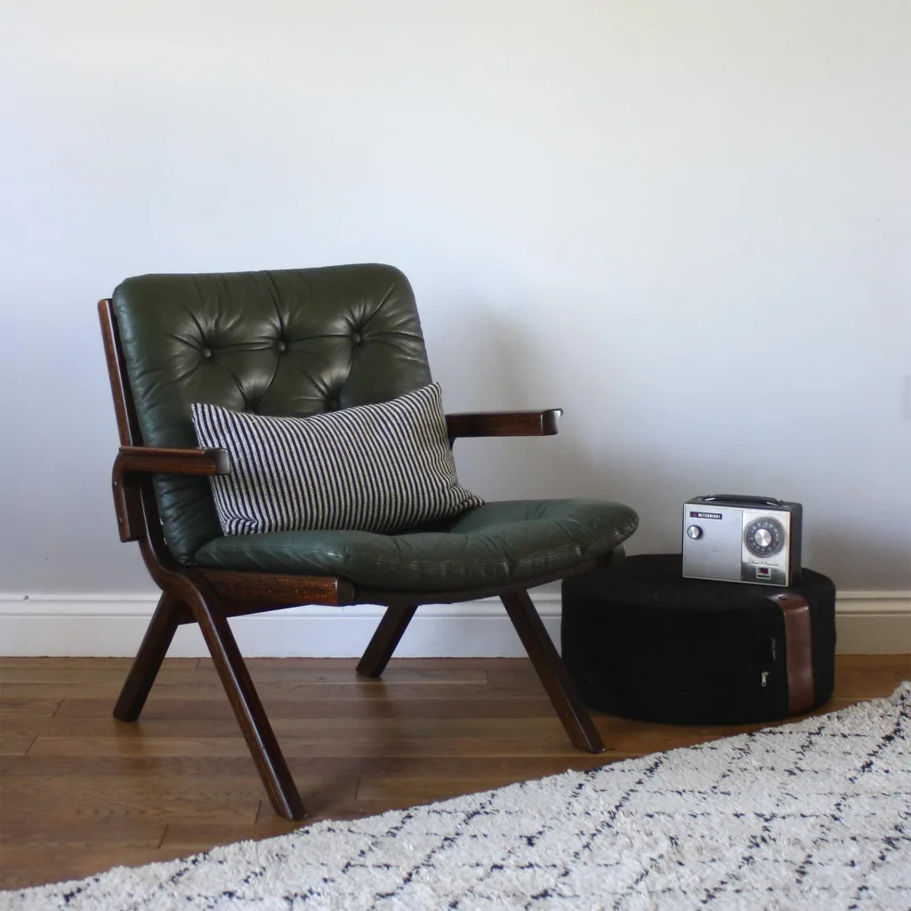 Stylish Norwegian 1970s Folding 'Uno' Green Leather Chair by Ekornes