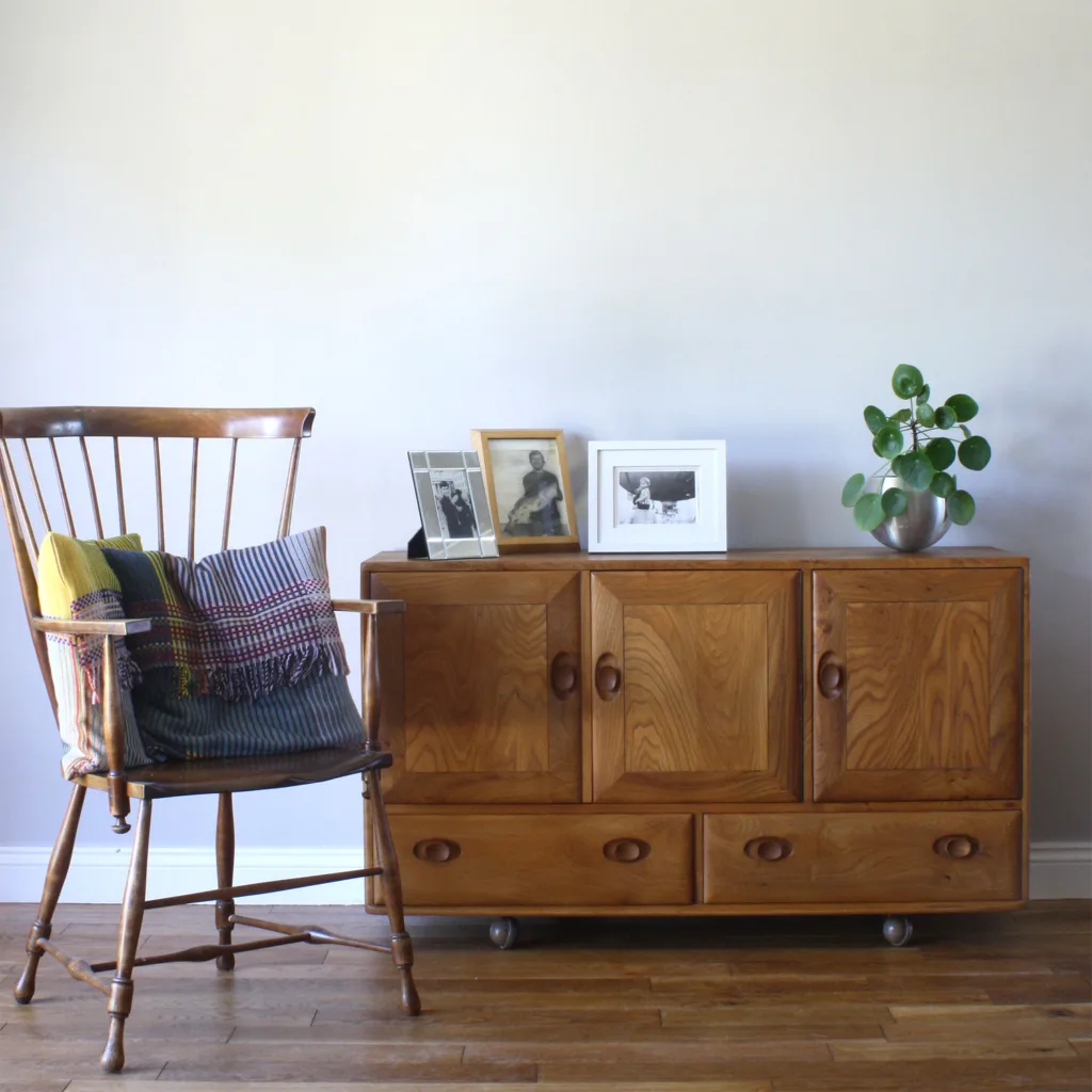 Vintage 1960s Ercol Windsor Model 468 Sideboard