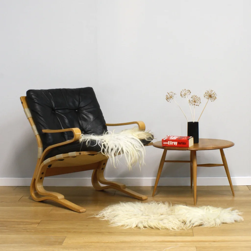 Midcentury Skyline Cantilever Danish Black Leather Lounge Chair by Hove Møbler