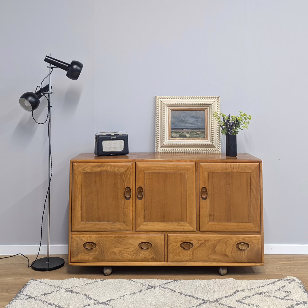 Original Vintage 1960s Ercol Windsor Model 468 Sideboard
